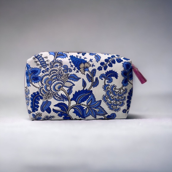 Two Sided Pattern Estée Lauder Makeup Travel Clutch - Picture 10 of 11